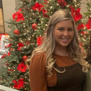 Meet your Posher, Olivia